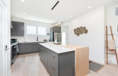 Modern Retreat with Hot Tub-Near Downtown Indy-Family Friendly - Foto 10