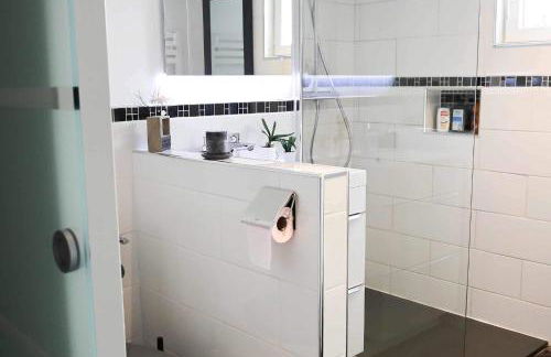 Jolie petit F2 dans maison - Photo 9