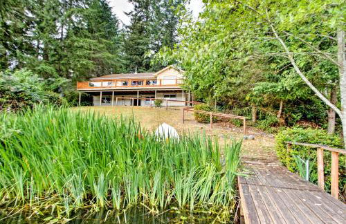 Anderson Island Retreat with Lakefront Deck and Canoe! - Foto 43
