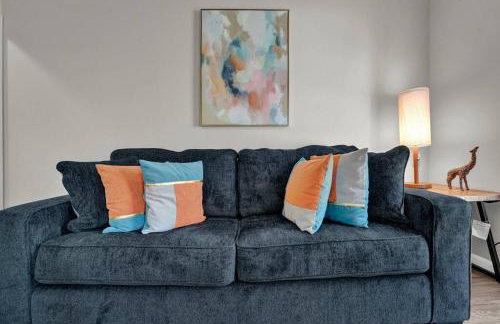 Glamorous 3BR 2BA house w/ large fenced backyard - Foto 8