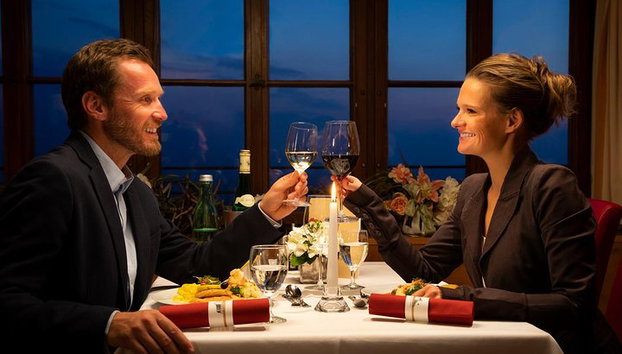 Concerto de Mozart e jantar ou jantar VIP na Fortaleza Salzburgo com cruzeiro no rio - Foto 5, Jantar VIP no Restaurante Panorama