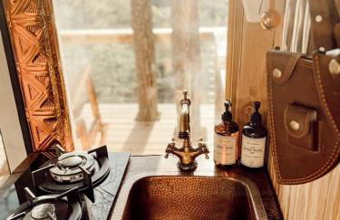 Stunning Pet-Friendly Treehouse for Relaxing Glamping Retreats in North Carolina - Foto 24