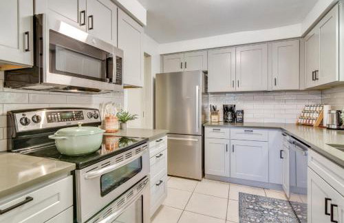 Peace and Serenity in Gresham! Sleek Home with Yard - Photo 4