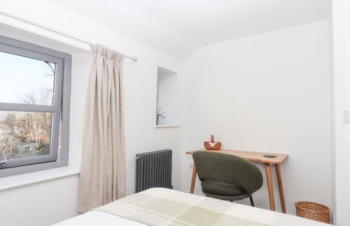 The Cottage on The Square - Photo 21