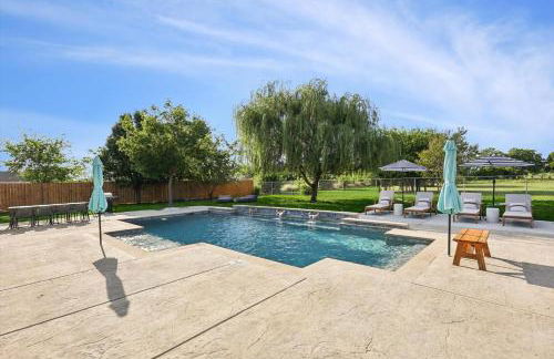 The Perfect Holiday Getaway 5BR 4BA with Pool and Hot Tub - Photo 36