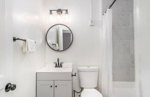 Flow - Sleeps 8 - Mins to Broadway and Germantown - Foto 18