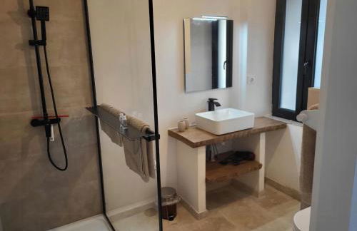 Renovated Bastide Among Vineyards Near Uzès - Foto 28