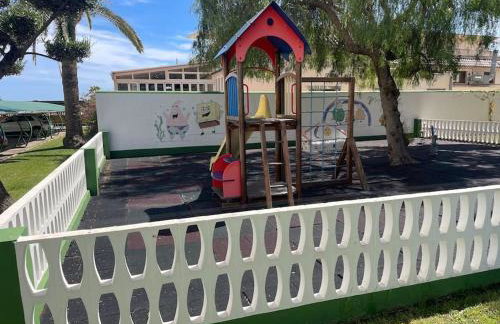 Primera línea y con piscina - Foto 19