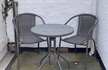 Riverside Cottage with balcony and fishing jetty - Foto 25