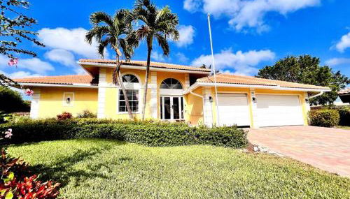 Waterfront Home With Heated Pool/Jacuzzi and only 1mile to beach - Foto 3