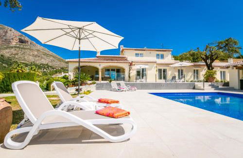 Casa Juana is a modern, luxury, exclusive, 6 bedroom villa. - Foto 21