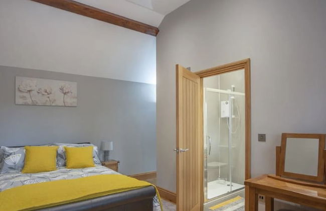 Little Oak - Photo 2