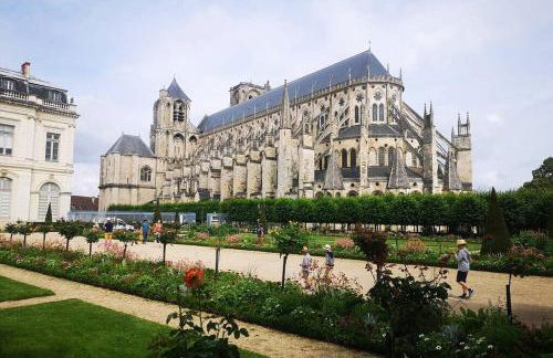 Aux 3 Maillets II Superbe appartement face à la cathédrale - Foto 8