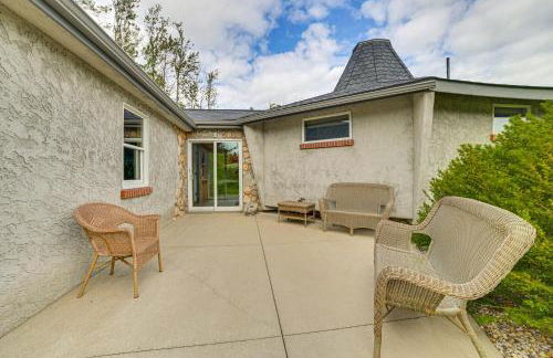 Lakefront Home - Private Dock, Fire Pit and Yard - Foto 16