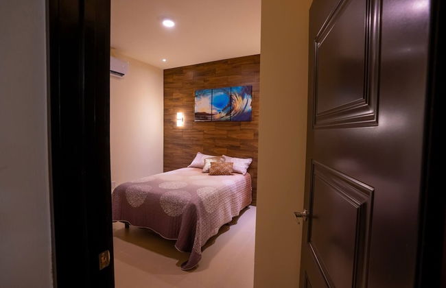 Luxury Apartment With Poll - Photo 3