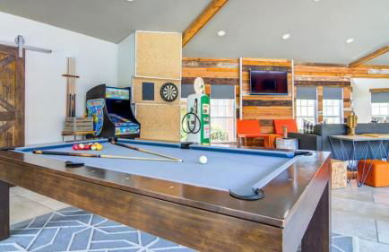 4 Bed 2 Bath, Dog Friendly, Pool, Walk to Stadium - Foto 4