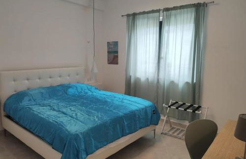 Apartment - Sleeps 4 - Pool - Parking - Foto 1
