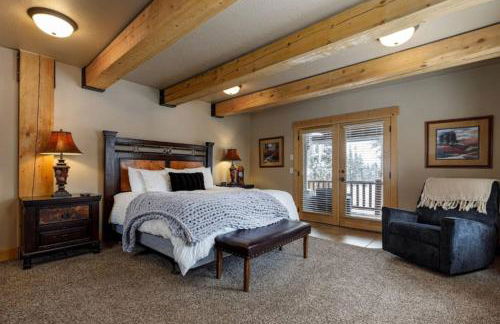 The Moccasin Lodge with Hot Tub and Fire Pit Escape - Foto 35