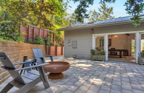 Stylish 3BR Retreat Close to Coast & Wineries - Foto 43