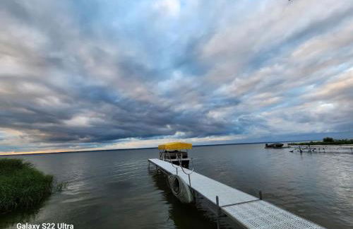 Waterfront Oneida Lake Lux House - Photo 22