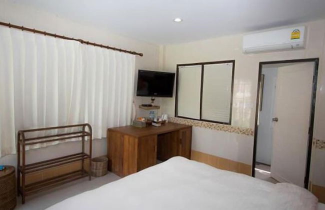 Tharnrarin Villa Suphan Buri - Photo 40