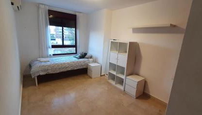 Gran piso cerca Centro Comercial y Playa - Foto 5