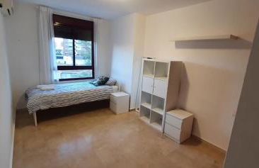 Gran piso cerca Centro Comercial y Playa - Foto 5