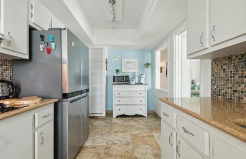 Sunrise at the Beach - 2BR Apt with Scenic Views - Foto 23