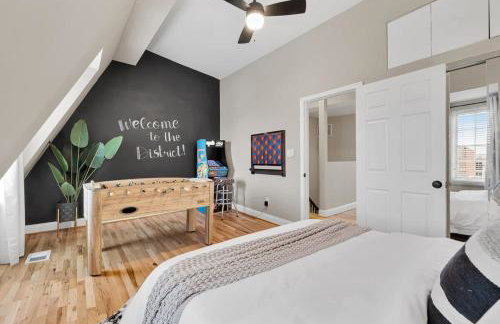 Luxury 4-BR with Free Parking in Heart of DC - Steps to Metro - Photo 17