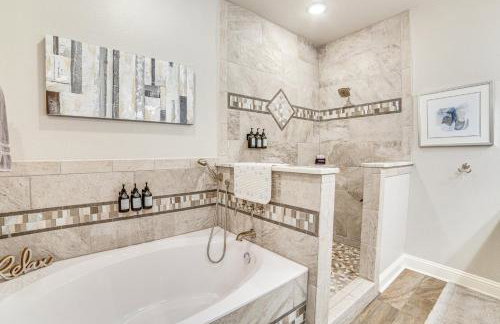 Private Dock and Yard! Modern Getaway in Mabank - Foto 12