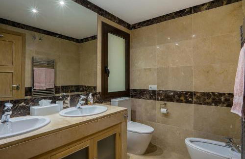 Beach side apartment La Duquesa - Photo 15