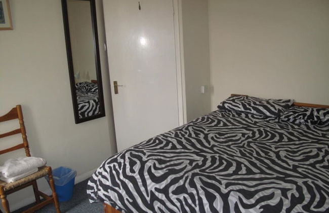 Charming 3-bed Cottage in Llandysul - Photo 2