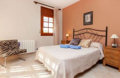 AMPLIO CHALET CON GRAN PISCINA - Foto 3