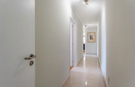 Comfy 3 BDR Flat With Pool & Balcony by LovelyStay - Photo 15