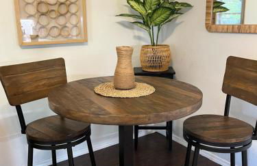 Couples Condo Retreat Overlooking Golf Course - Foto 18