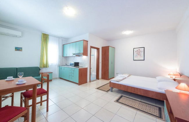 Villa Borna Apartments - Photo 40