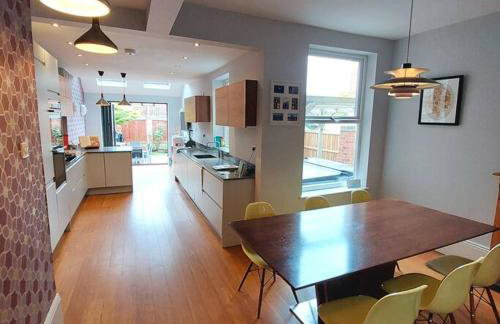 3 bed Luxury Victorian Home with Hot Tub - Foto 3