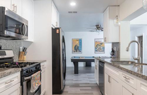 Purely Pompano, Pool, Water front, Paddleboard, Beach, 5 bedroom 3 bath - Photo 32