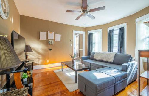 Charming Chicopee Getaway - Foto 3