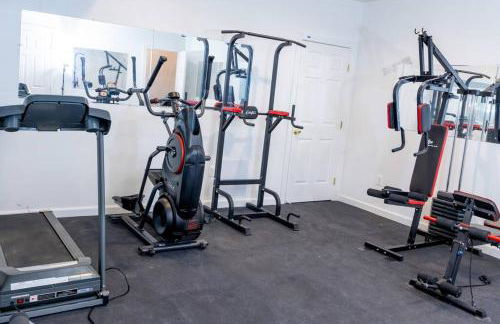 Luxurious Private Basement Suite in Ashton - Photo 27