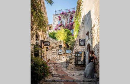 Villa d exception avec terrasse, jacuzzi, vue mer, parking, en plein cœur du village de Eze - Foto 60