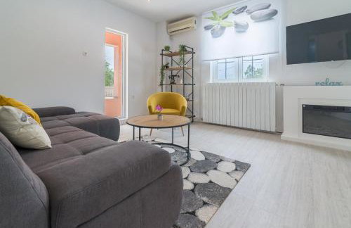 S&I Peaceful Holiday Home With Pool & Jacuzzi - Foto 14