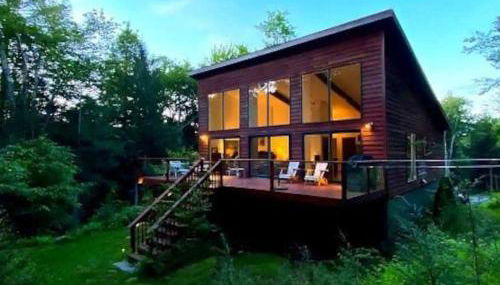 Unique and Private 25ft Waterfall House in Hunter - Foto 1