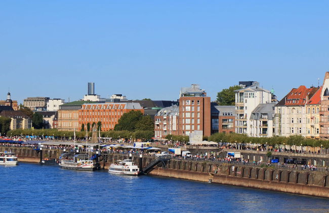 Private Tour of Düsseldorf + Maritime Museum - Foto 1