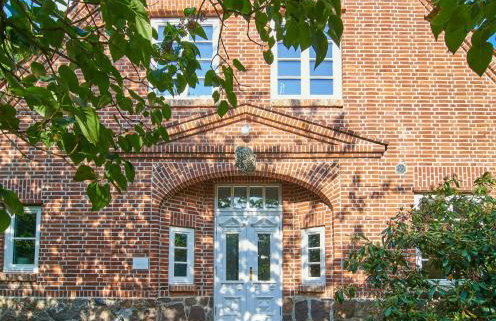 Stylish Apartment In A Historic Country House - Photo 14