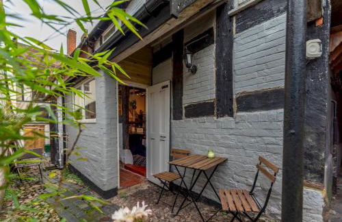 Stay in the Original Home of the Gingerbread Man! - Pass the Keys - Foto 22