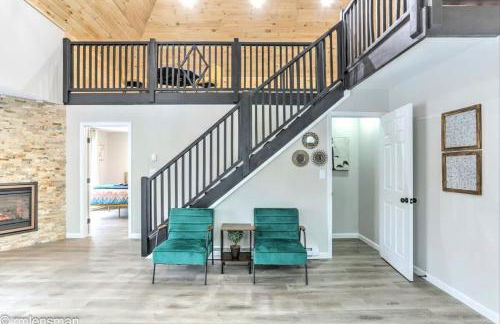 The Hut House 3BR 3BA Game Room Massage Chair - Foto 40