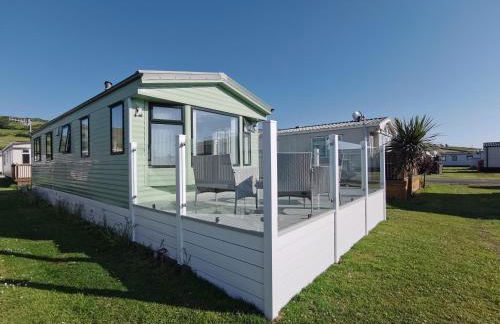 Sea and Mountain view Sunbeach Holiday Snowdonia - Photo 1