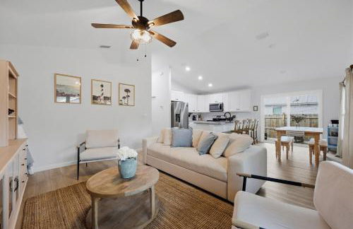 Cozy Coastal Cottage Minutes to Beach and Downtown - Foto 24