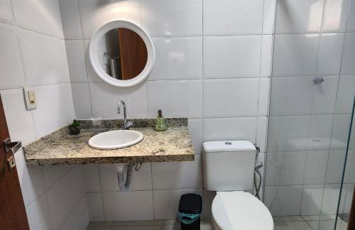 Casa confortável pertinho da praia com garagem e quintal - Foto 13